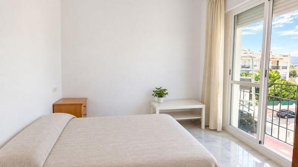 Sale of flat in Piso en Calle Río Elba, 1, Rodeo Alto-Guadaiza-La Campana, Marbella, Marbella
thumbnail 2