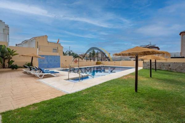Chalet pareado en Calle Cristóbal Toral, Cártama pueblo, Cártama photo 1