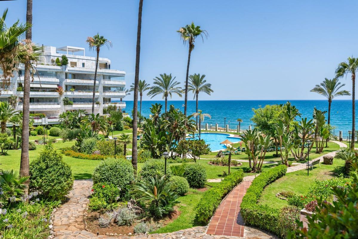 Venta de piso en Piso en Rey Fahd, 1, Las Lomas de Río Verde, Marbella, Marbella
photo 1