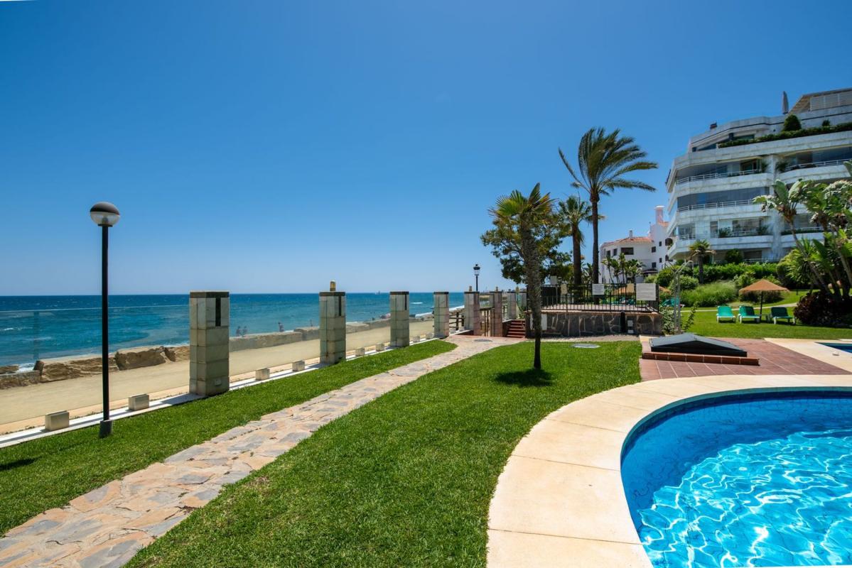 Venta de piso en Piso en Rey Fahd, 1, Las Lomas de Río Verde, Marbella, Marbella
photo 2