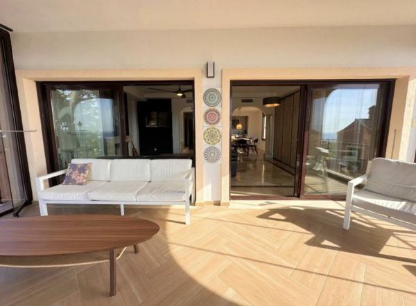 Chalet pareado en Centro, Estepona thumbnail 3