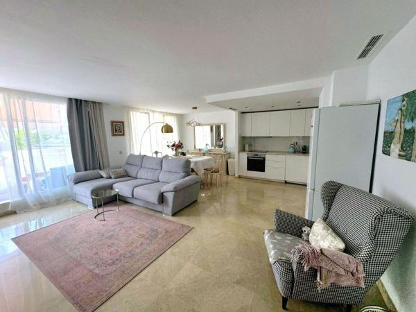 Venta de piso en Piso en Calle Benahavis, Los Arqueros-Puerto del Almendro, Benahavís, Benahavís
thumbnail 2