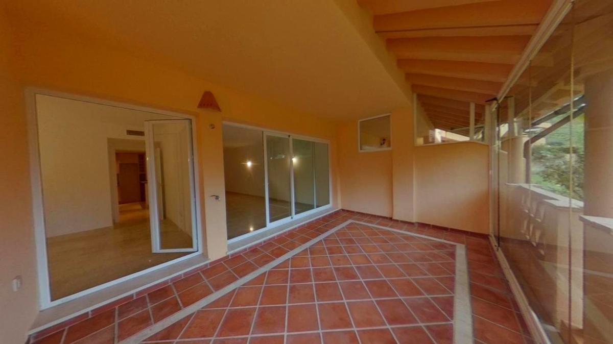 Продажа квартиры на Piso en Calle Hiedra, Green Hills - Las Cumbres de Elviria, Marbella, Марбелла
photo 1