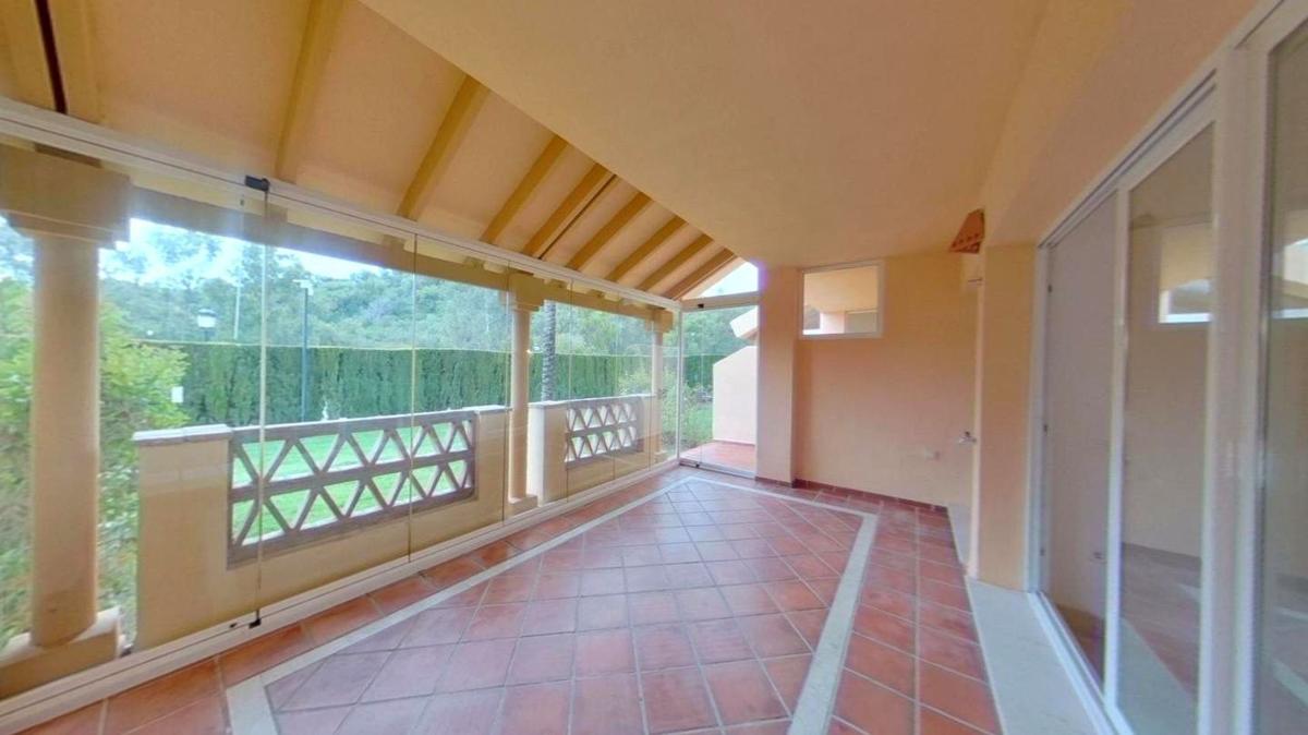 Продажа квартиры на Piso en Calle Hiedra, Green Hills - Las Cumbres de Elviria, Marbella, Марбелла
photo 2