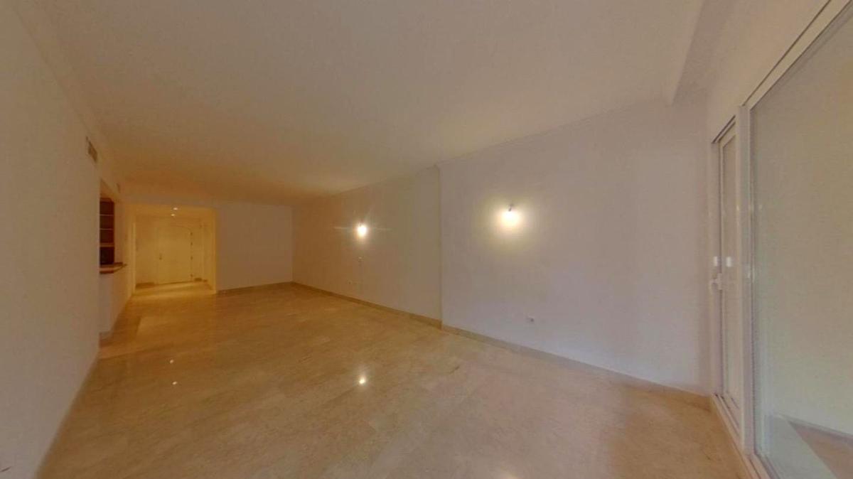 Продажа квартиры на Piso en Calle Hiedra, Green Hills - Las Cumbres de Elviria, Marbella, Марбелла
photo 3