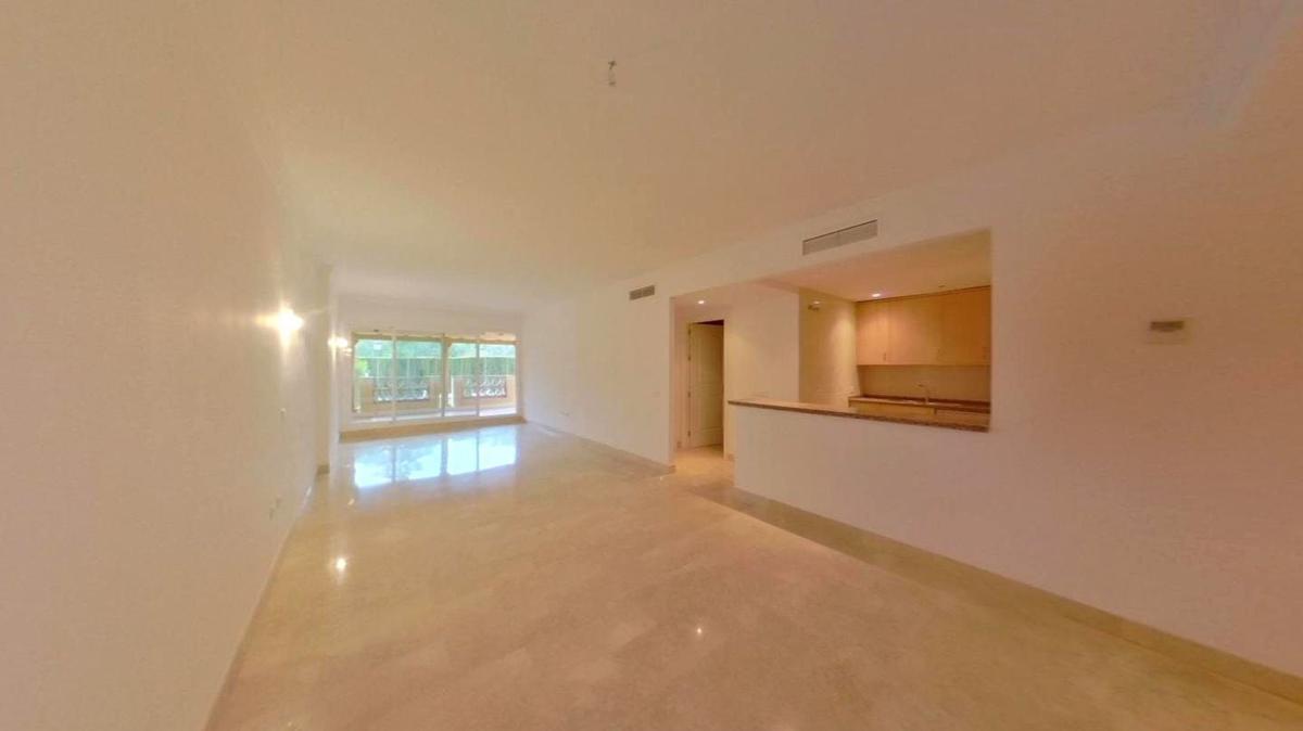 Продажа квартиры на Piso en Calle Hiedra, Green Hills - Las Cumbres de Elviria, Marbella, Марбелла
photo 4