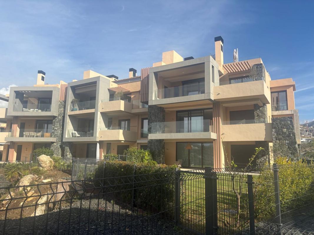 Venta de piso en Piso en Calle Lago de Como, 10, El Madroñal, Benahavís, Benahavís
photo 1