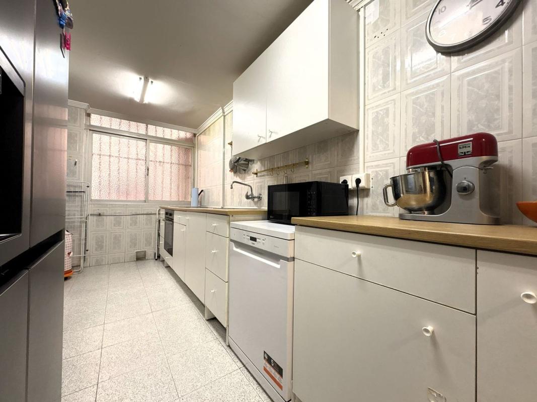 Продажа квартиры на Piso en Plaza Ricardo Verdugo Landi, Girón - Las Delicias - Pacífico, Málaga, Малага
photo 2