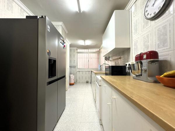 Продажа квартиры на Piso en Plaza Ricardo Verdugo Landi, Girón - Las Delicias - Pacífico, Málaga, Малага
 photo 4