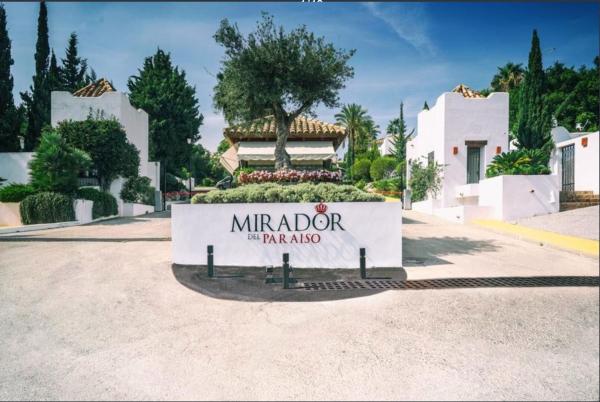 Ático en venta en Ático en Mirador Del Paraiso s/n, El Paraíso, Benahavís, Benahavís photo 1