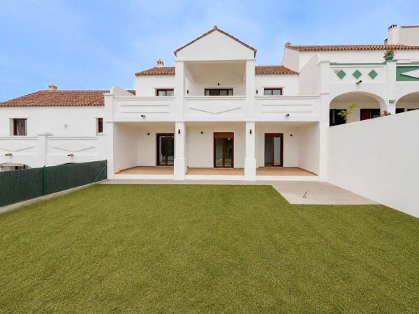 Chalet adosado en Higuera, Doña Julia Golf, Casares thumbnail 2