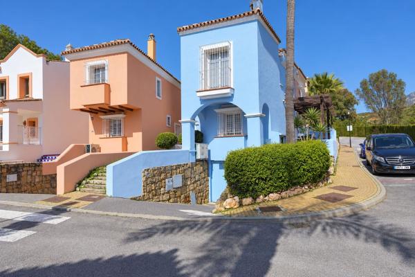 Chalet adosado en n Andalucia L, 27, Los Naranjos, Marbella photo 1
