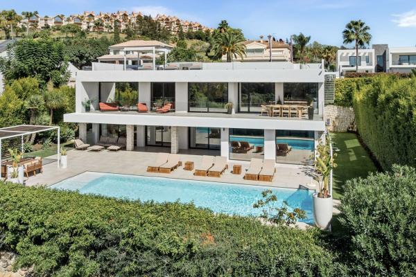 Casa o chalet independiente en Calle Orión, Los Naranjos, Marbella thumbnail 2