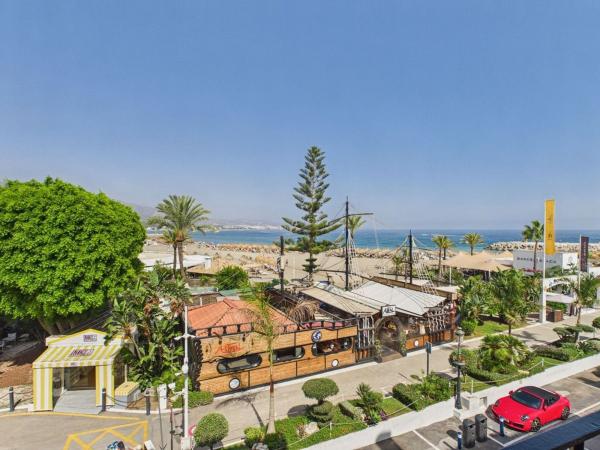 Venta de piso en Piso en Calle Ribera, Puerto Banús, Marbella, Marbella
 photo 1