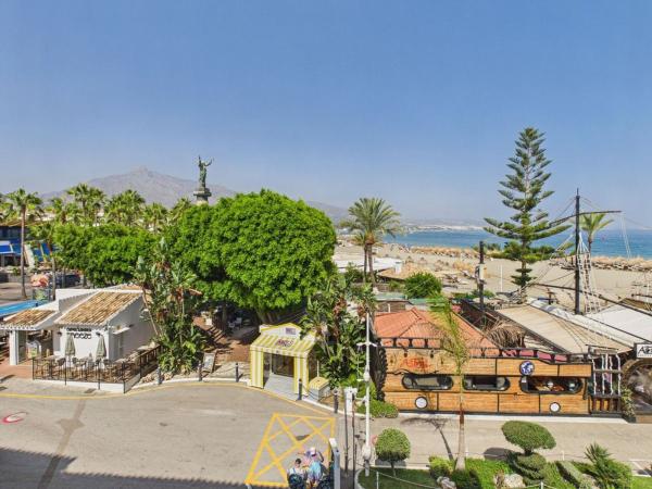 Venta de piso en Piso en Calle Ribera, Puerto Banús, Marbella, Marbella
thumbnail 3