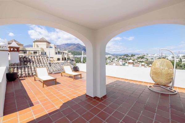 Chalet adosado en Calle Perú, Valle Romano Golf, Estepona photo 1