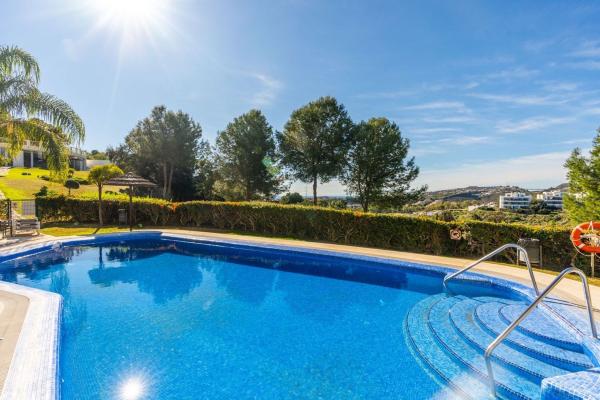 Venta de piso en Piso en Urbanizacion Puerto de los Almendros, Los Arqueros-Puerto del Almendro, Benahavís, Benahavís
 photo 4