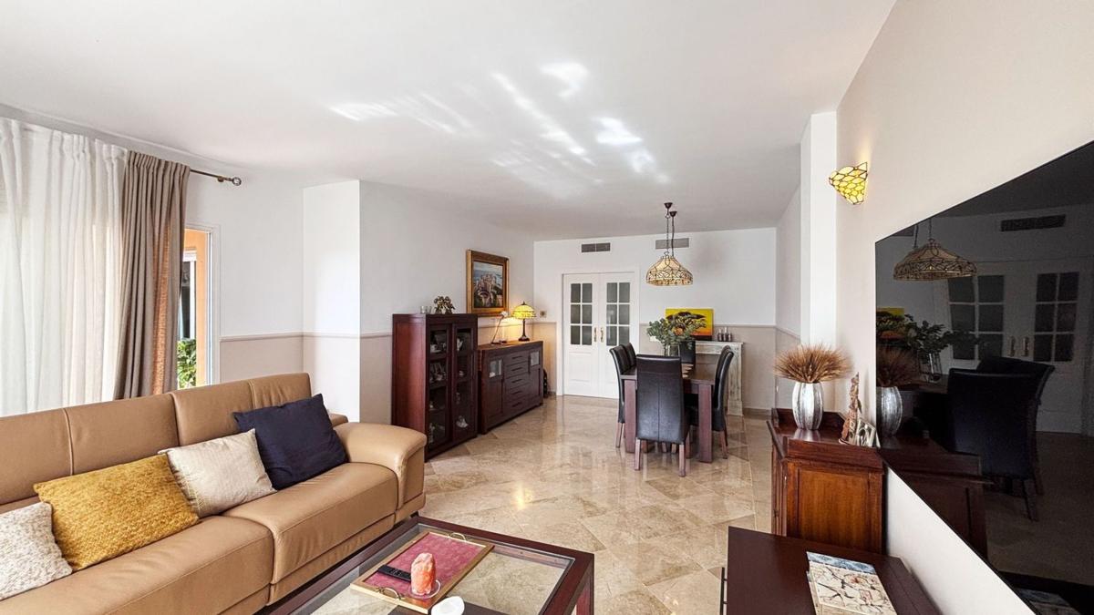 Sale of apartment in Piso en Calle Huelva de Calahonda, Sitio de Calahonda, Mijas, Mijas
 photo 2