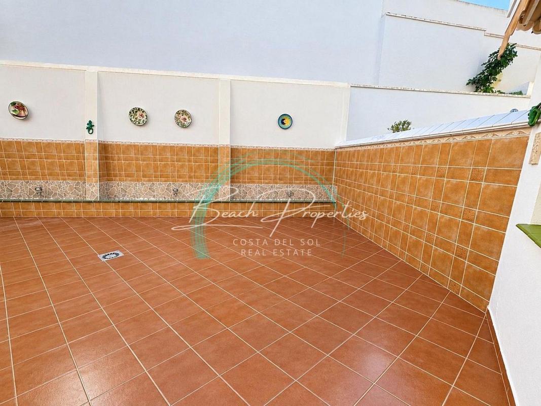 Sprzedaż niezależnego domku jednorodzinnego w  Casa o chalet en Calle Rodríguez Acosta, Nueva Nerja, Nerja, Nerja photo 2