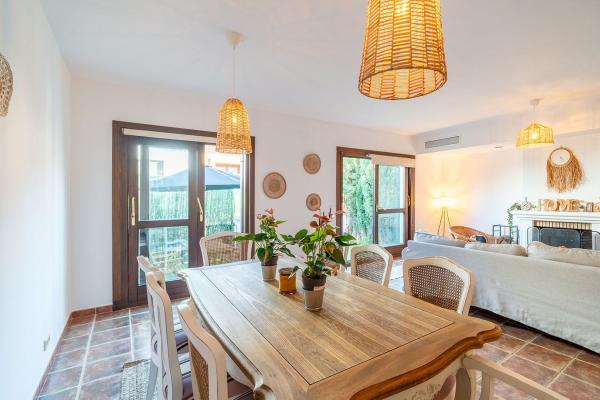 Chalet adosado en Calle del Priorato, 15, Paraiso-Barronal, Estepona thumbnail 2