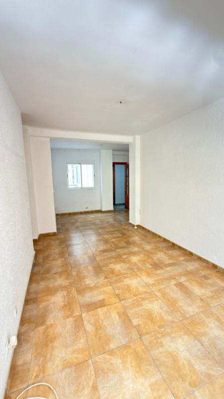 Продажа квартиры на Piso en Calle Nuestra Señora de los Clarines, Victoria Eugenia, Málaga, Малага
photo 3