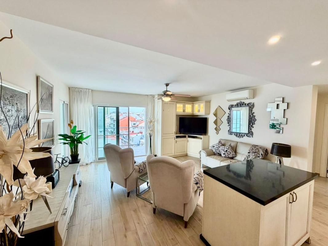 Venta de piso en Piso en Paseo Marítimo Rey de España, 59, Las Gaviotas, Fuengirola, Fuengirola
photo 2