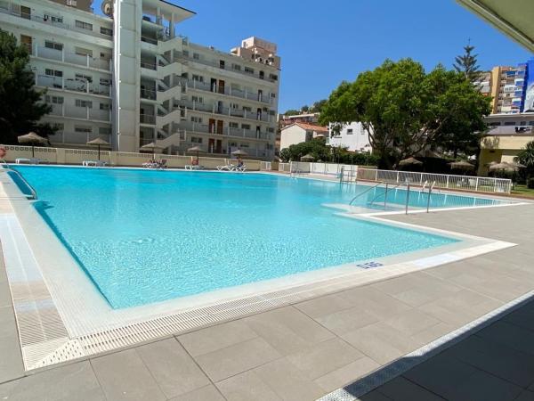 Sale of flat in Piso en Decano Pedro Navarrete, 1, La Carihuela - Los Nidos, Torremolinos, Torremolinos
photo 1