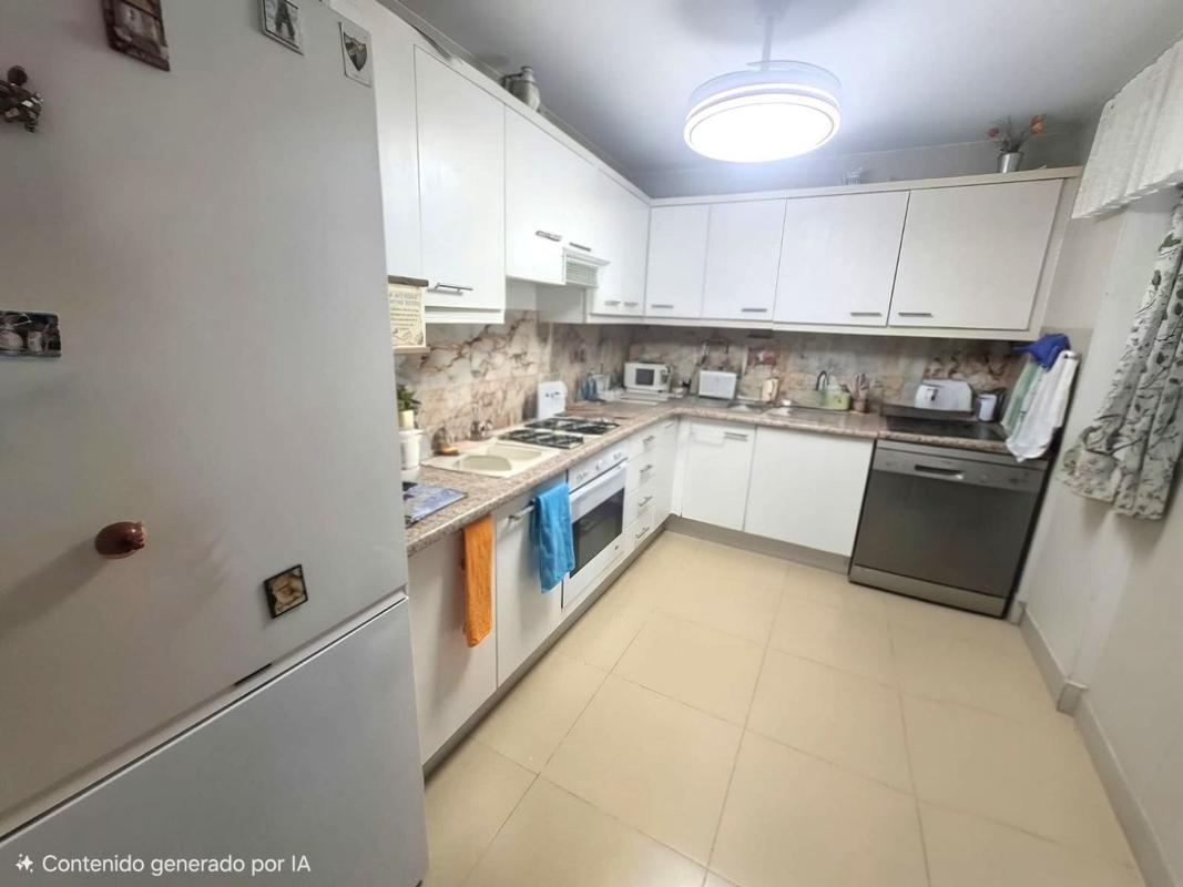Продажа квартиры на Piso en Calle Teresa Zabell s/n, Zona Puerto Deportivo, Fuengirola, Фуэнхирола
photo 4