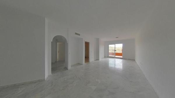 Sprzedaż mieszkania w Piso en Urbanizacion Reserva 2 Fase, Reserva de Marbella, Marbella, Marbella
 photo 3