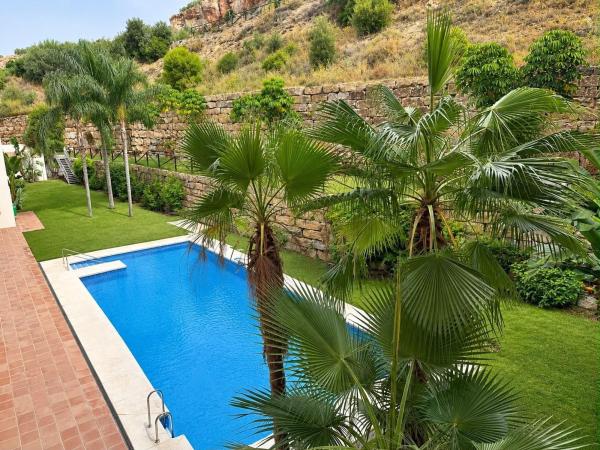 Продажа квартиры на Piso en Calle Narciso, 5, Los Pacos, Fuengirola, Фуэнхирола
thumbnail 2