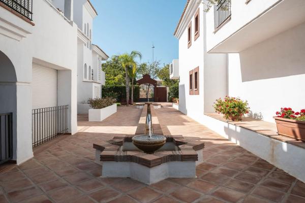 Sprzedaż mieszkania w Piso en CL Tarragona-nva Alcantara, 1, Linda Vista-Nueva Alcántara-Cortijo Blanco, Marbella, Marbella
 photo 2