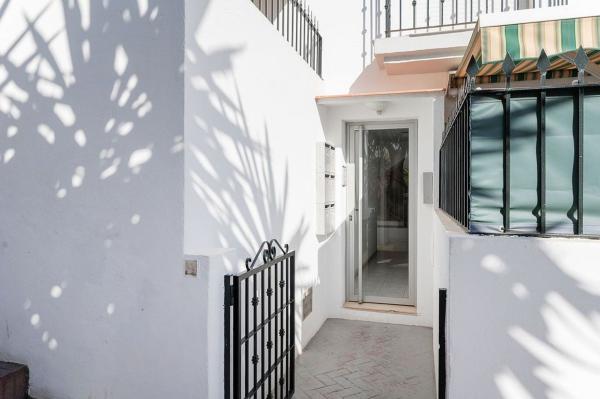 Sale of flat in Piso en Bajondillo, El Bajondillo, Torremolinos, Torremolinos
thumbnail 2