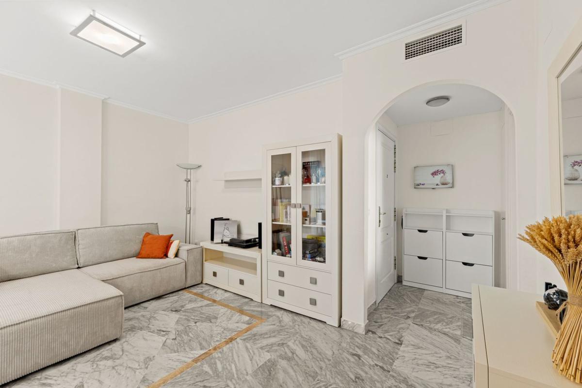 Sprzedaż mieszkania w Piso en Calle José Manuel Caballero Bonald, 1, Linda Vista-Nueva Alcántara-Cortijo Blanco, Marbella, Marbella
 photo 3