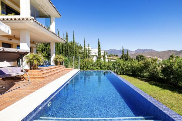 Casa o chalet independiente en Green Hills - Las Cumbres de Elviria, Marbella thumbnail 3