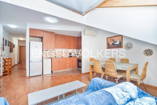 Продажа квартиры на Piso en Calle Tostón, Zona Puerto Deportivo, Fuengirola, Фуэнхирола
thumbnail 2