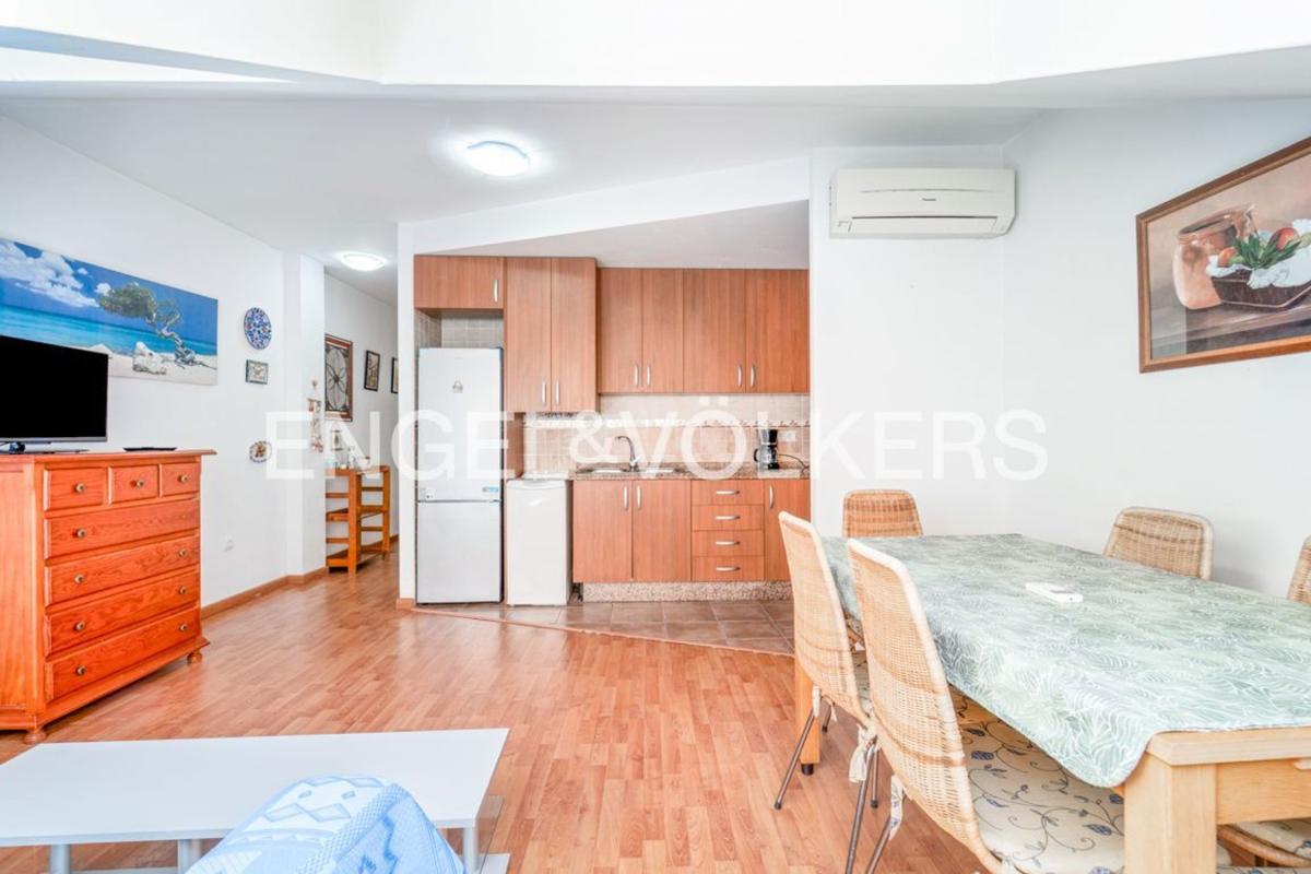 Продажа квартиры на Piso en Calle Tostón, Zona Puerto Deportivo, Fuengirola, Фуэнхирола
photo 5