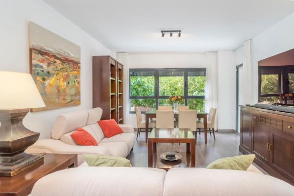 Продажа квартиры на Piso en Calle Miguel de María Luque, Zona Calvario, Estepona, Эстепона
 photo 2