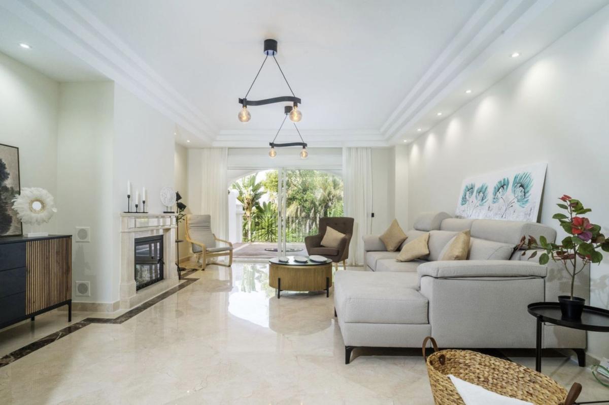 Sprzedaż mieszkania w Piso en Green Hills - Las Cumbres de Elviria, Marbella, Marbella
photo 2
