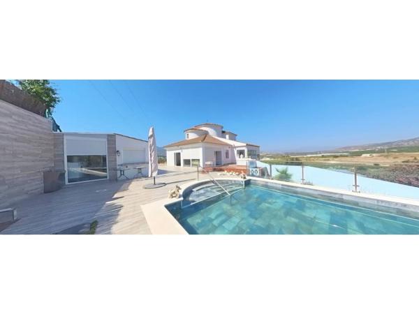 Casa o chalet independiente en Calle Gaviota, El Romeral-Peñón de Zapata, Alhaurín de la Torre thumbnail 2