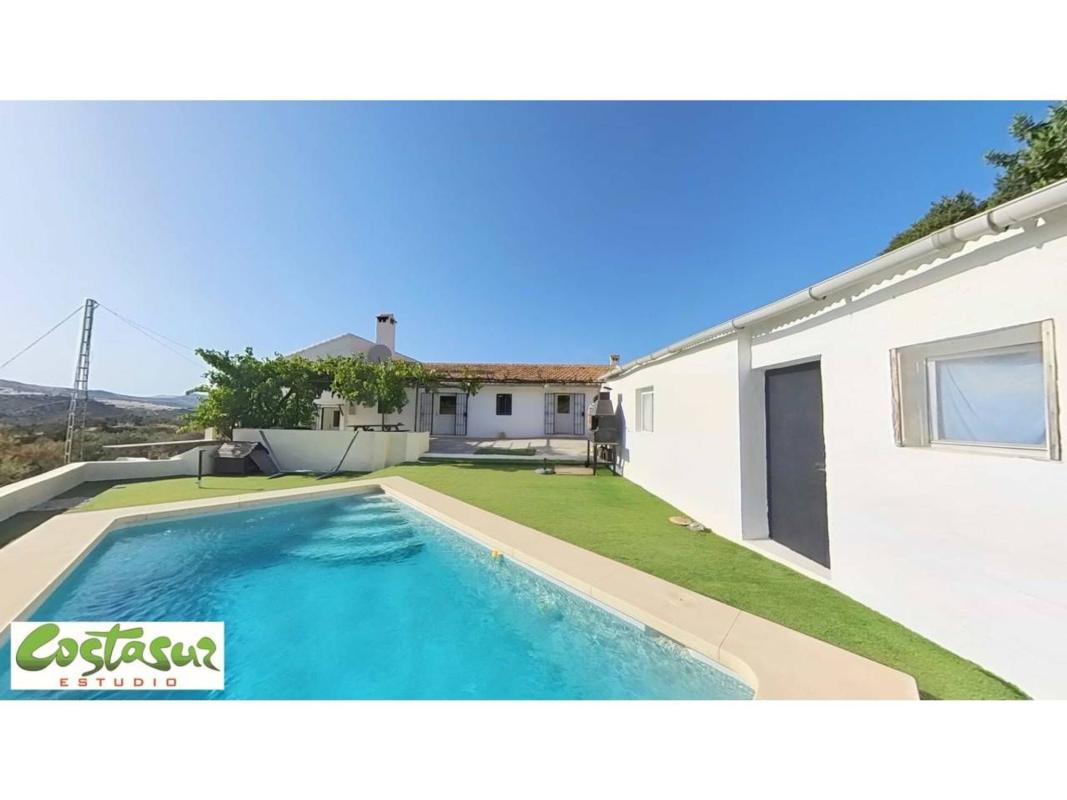 Продажа отдельного шале в  Casa o chalet en Calle Poligono 1, Casabermeja, Касабермеха photo 2
