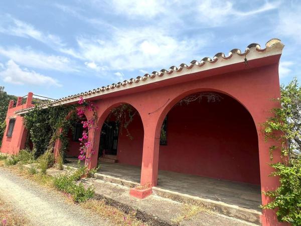Продаётся загородный участок в  Finca rústica en Camino Bujeo del Culiche, Altos de Estepona, Estepona , Эстепона photo 1