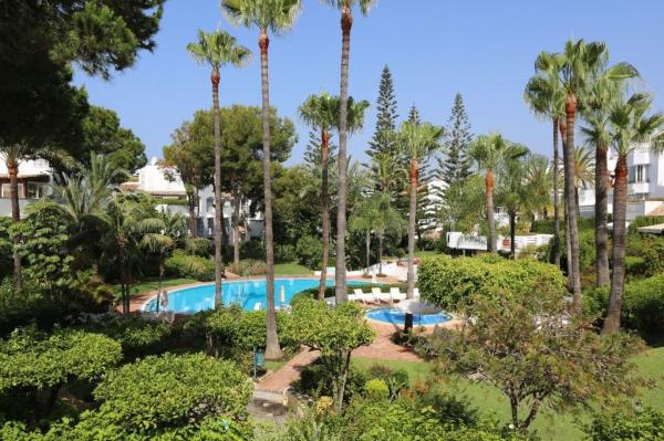 Продажа квартиры на Piso en Avenida Atolon de Coral, Romana Playa, Marbella, Марбелла
 photo 2