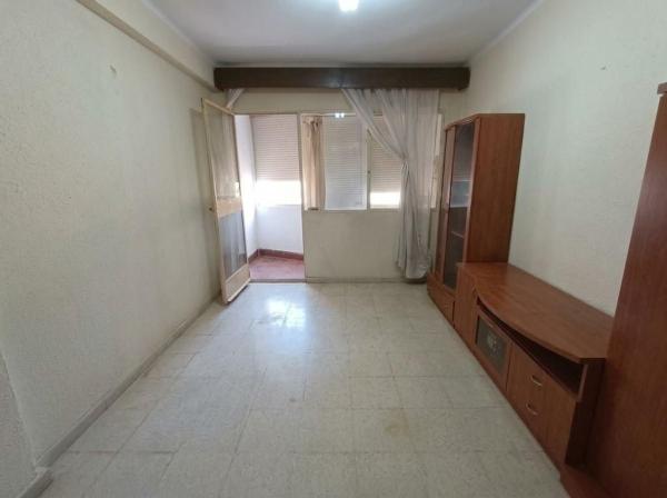 Продажа квартиры на Piso en Calle Moreno Nieto, Victoria Eugenia, Málaga, Малага
 photo 4