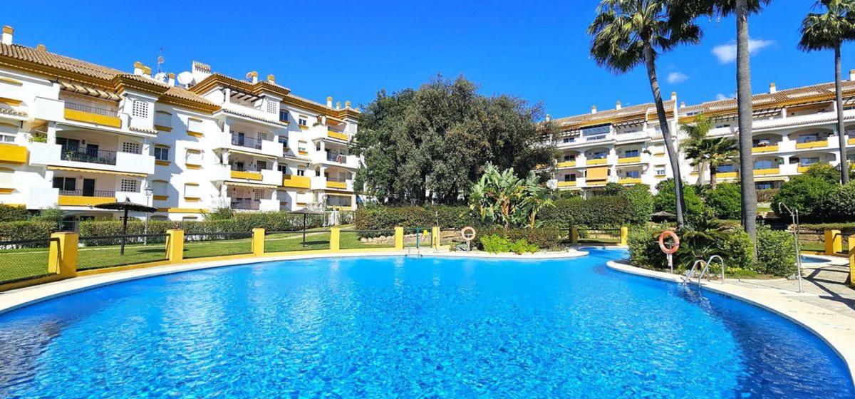 Продажа квартиры на Piso en Calle Teba, 2 p, La Carolina-Guadalpín, Marbella, Марбелла
photo 1