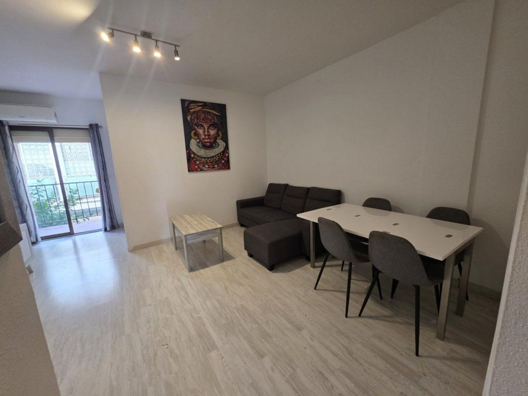 Продажа квартиры на Piso en Calle Quemada, Zona Puerto Deportivo, Fuengirola, Фуэнхирола
photo 1