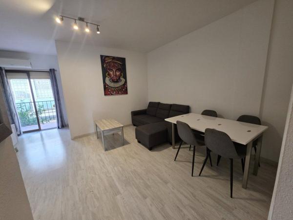 Продажа квартиры на Piso en Calle Quemada, Zona Puerto Deportivo, Fuengirola, Фуэнхирола
photo 1