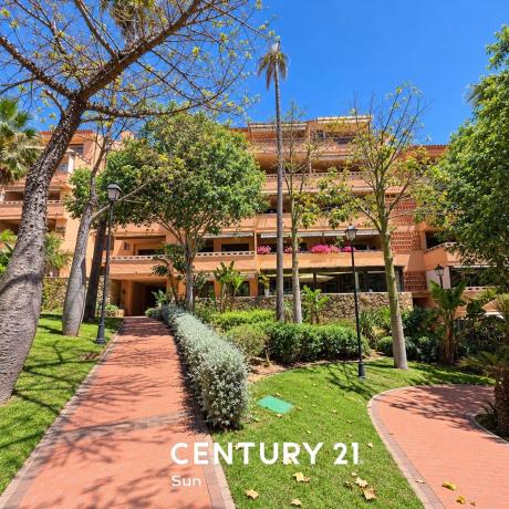 Продажа квартиры на Piso en Arrabal la Caridad, La Carolina-Guadalpín, Marbella, Марбелла
photo 1