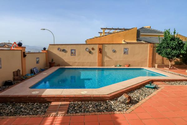 Casa o chalet independiente en Jardines de Alhaurín-Huerta Alta-Fuensanguínea, Alhaurín de la Torre photo 4