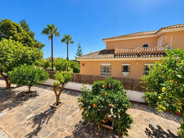Casa o chalet independiente en Urbanizacion Xarblanca, Valdeolletas-Las Cancelas-Xarblanca, Marbella thumbnail 2