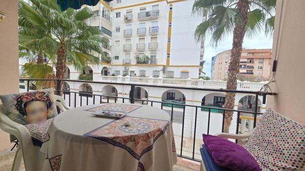 Venta de piso en Piso en Avenida Mar y Sierra, Sierra de Estepona-Avda de Andalucia, Estepona, Estepona
photo 1